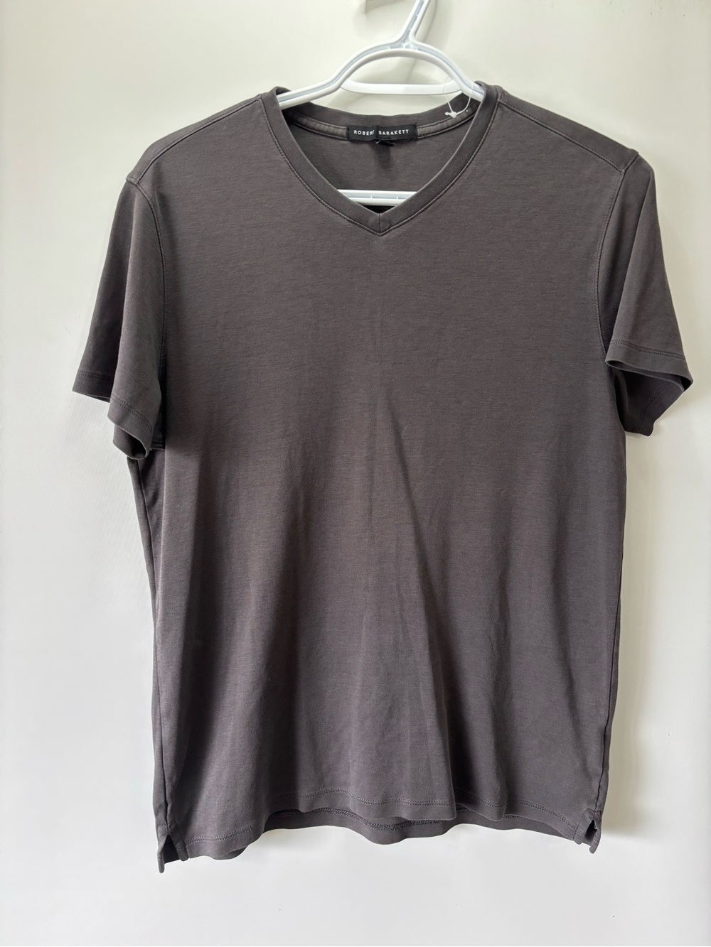 Robert Barakett Men's V-Neck Short Sleeve Tee in Charcoal Gray
